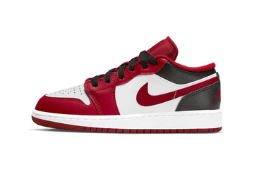 Jordan 1 Low Bulls